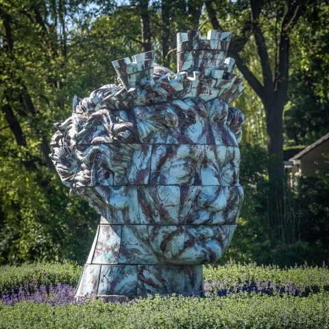 Kunstwerk "Sybille" van Hans van Bentem op de keerlus bij het Trompplein (naast NS-station De Vink) in Voorschoten.