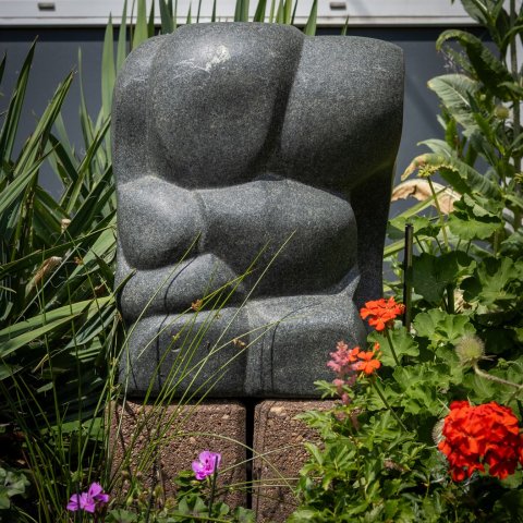 Kunstwerk "Zonder titel" van Wilhelm Dohm aan de Prinses Marijkelaan 2-4 in Voorschoten.