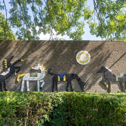 Kunstwerk "Paarden" van Bertus de Korte aan de Richard Wagnerlaan 85 in Voorschoten.