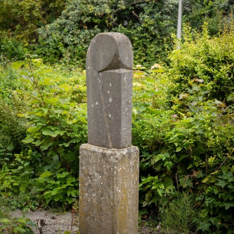 Kunstwerk "Zonder titel" van Wilhelm Dohm aan de Zwaluwweg 4 in Voorschoten.