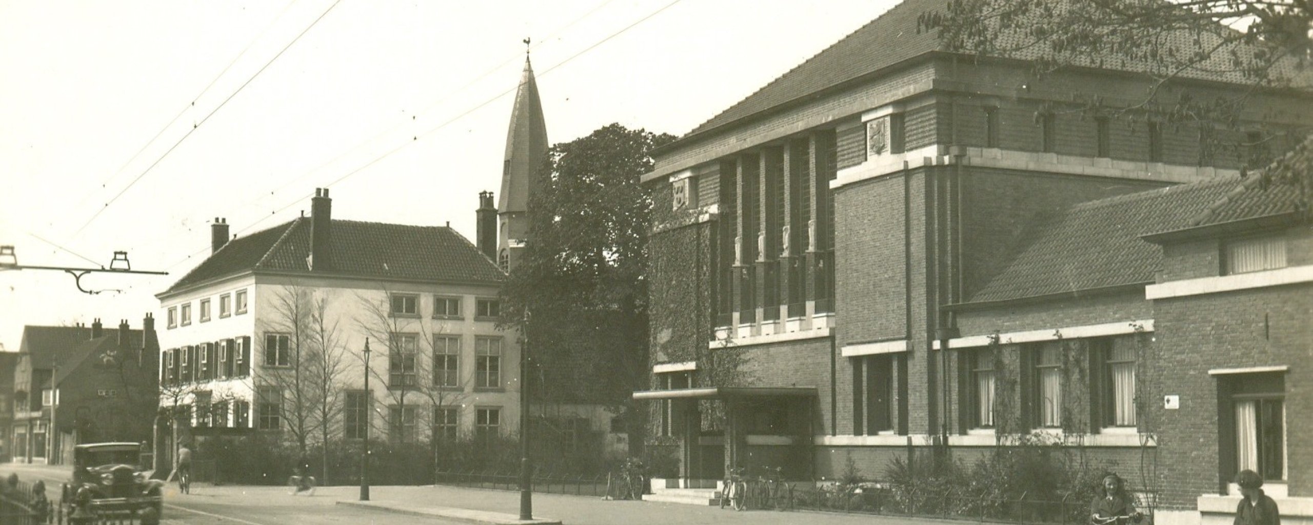 Gemeentehuis aan de Leidseweg in 1930