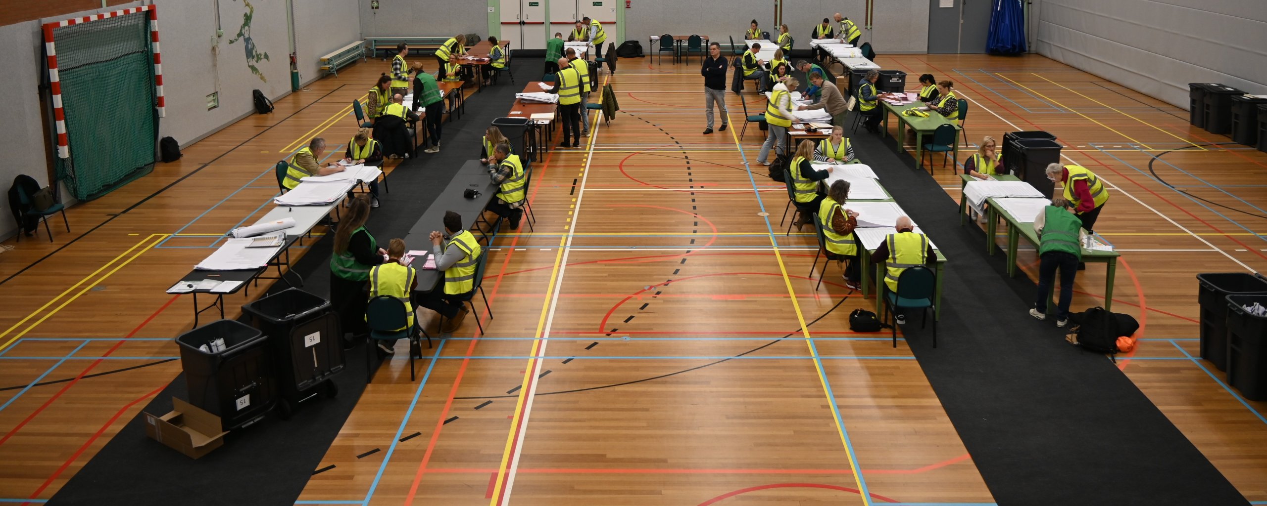 Decoratieve foto centraal stemmen Sporthal De Vliethorst