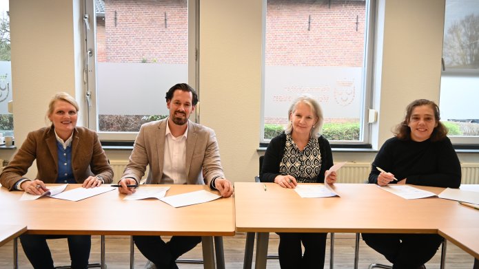 Kwadraad, woningcorporaties en gemeente Voorschoten ondertekenen overeenkomst voor buurtbemiddeling