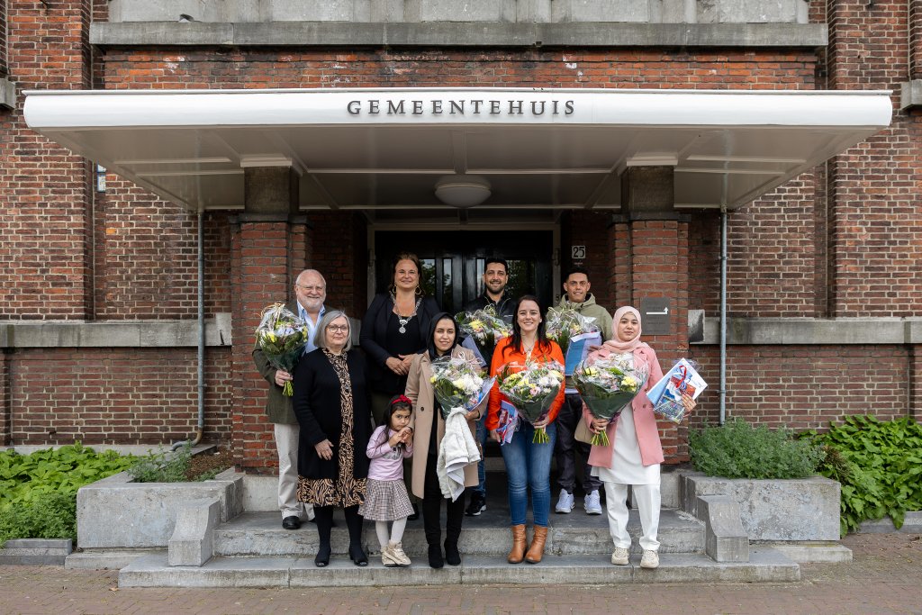 De naturalisatieceremonie van 18 april jl. telde acht nieuwe Nederlanders