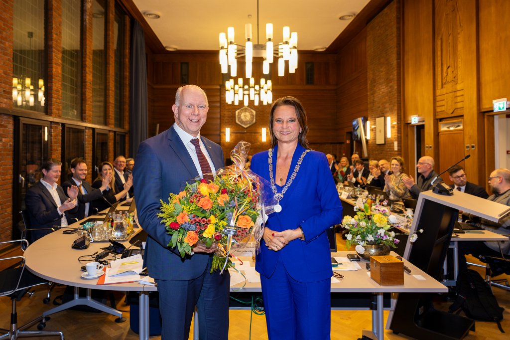 Wethouder Pieter Varekamp en burgemeester Nadine Stemerdink