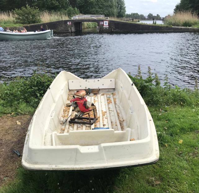 Verlaten bootje Roerdomperf