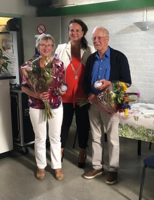 Burgemeester Stemerdink met Fia Oudshoorn en Cees Westhoek