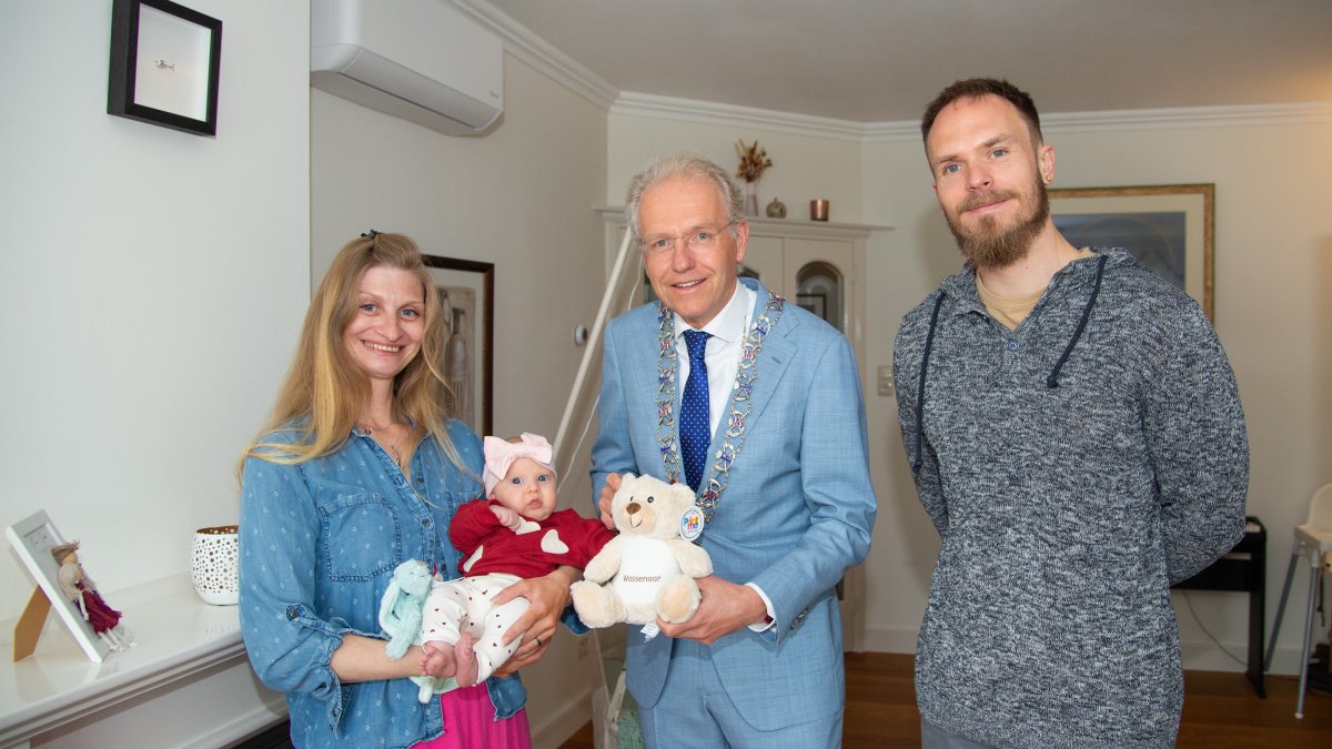 Felicitatiebezoek bij 28.000ste inwoner van Wassenaar