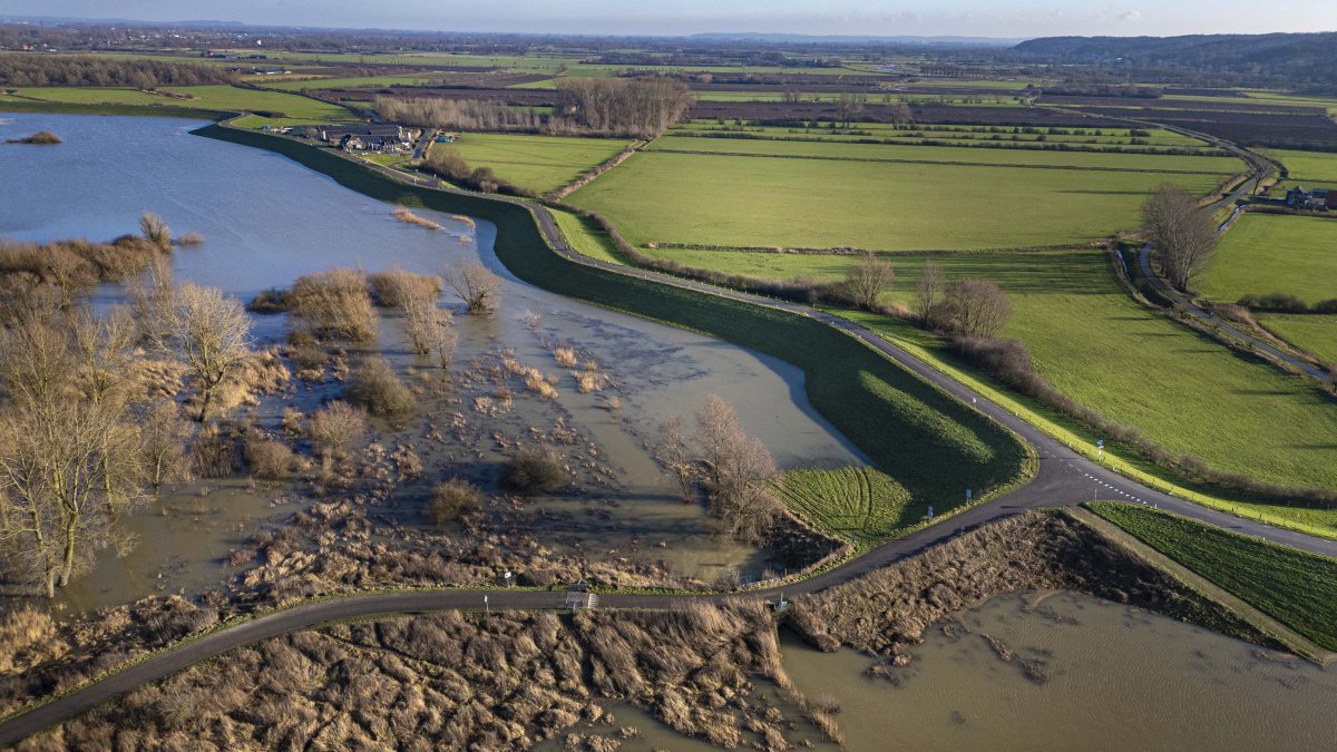 Golf op Rijn, Waal en Maas: dijken doen hun werk