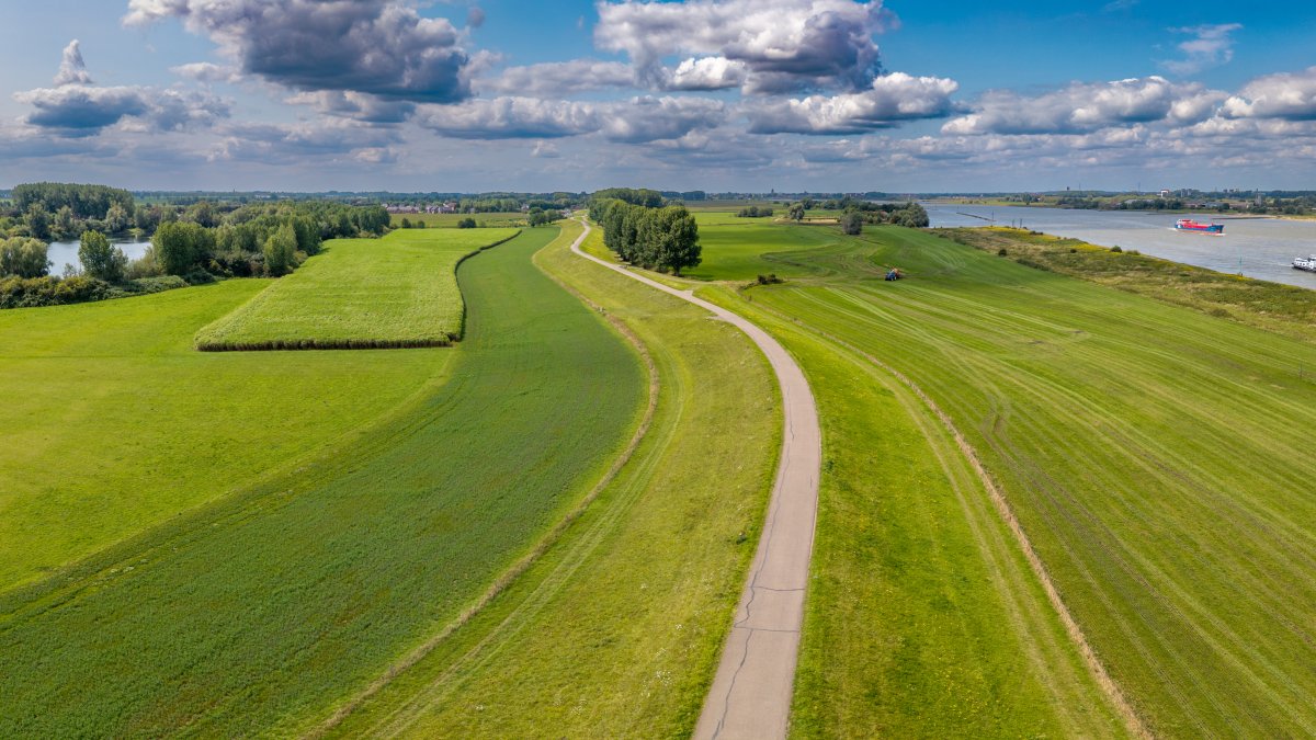 Informatiebijeenkomst in Dreumel over dijkversterkingsproject Zuidelijke Waaldijk Oost