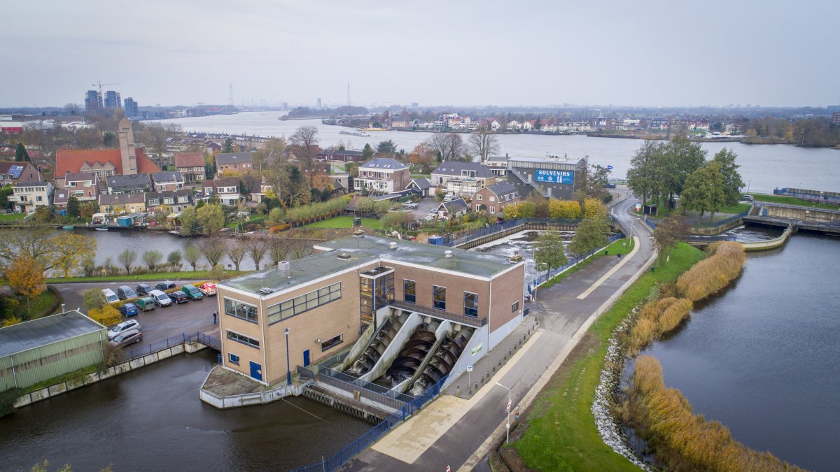 JU Smitgemaal opent de deuren tijdens Alblasserwaardse Molen- en Gemalendag