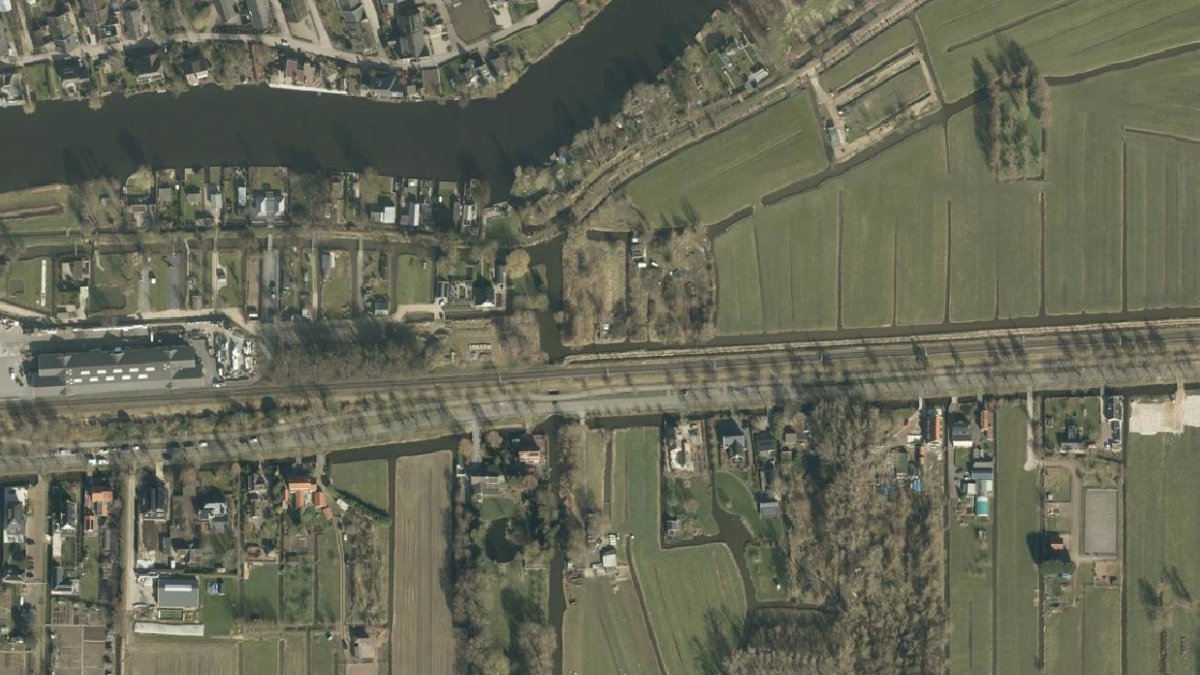 Tijdelijke afsluiting Parallelweg in Hardinxveld door werkzaamheden aan kabels en leidingen