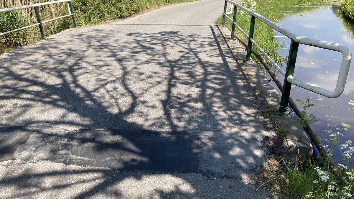 Werkzaamheden aan de Matenabrug in Wijngaarden