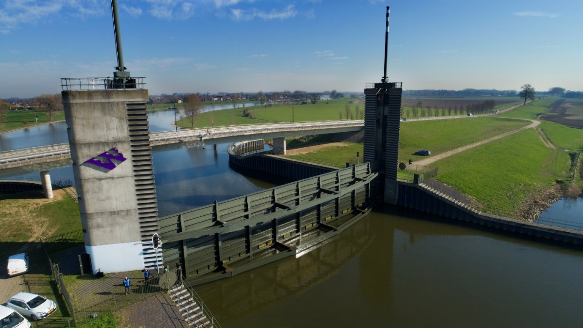 Oefening Kromme Nol op 14 oktober: Afgedamde Maas tijdelijk afgesloten voor scheepvaart