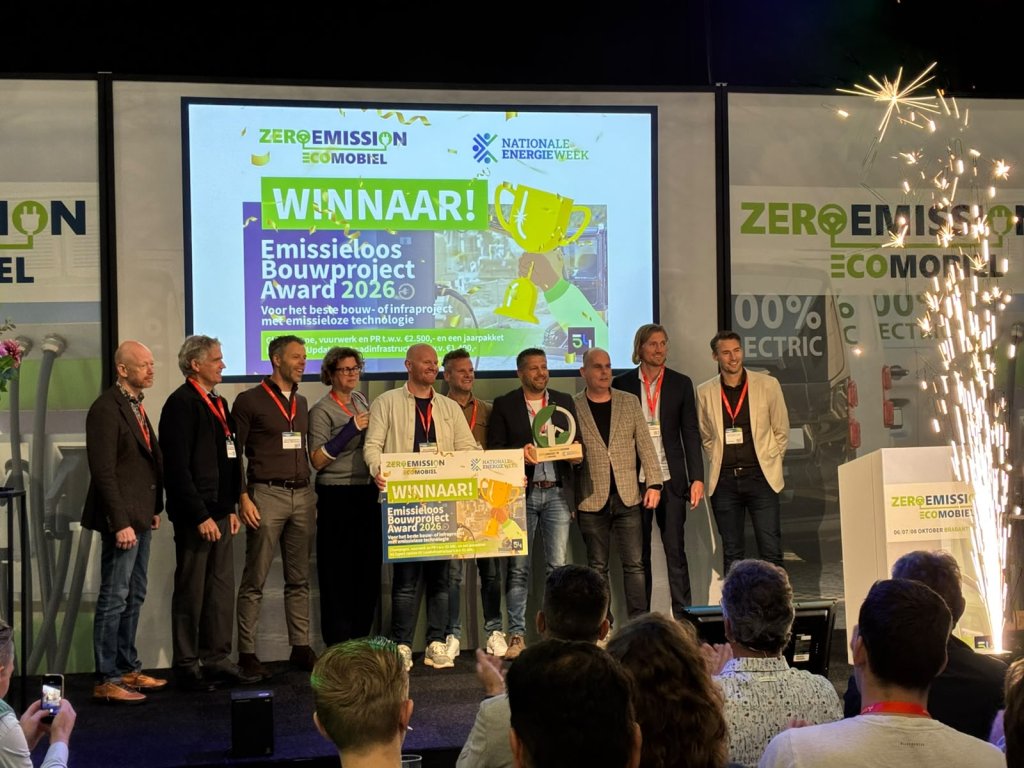 Dijkalliantie Neder-Betuwe ontvangt de prijs op het podium