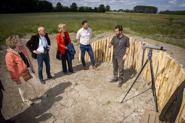 opening pompveld heuvel