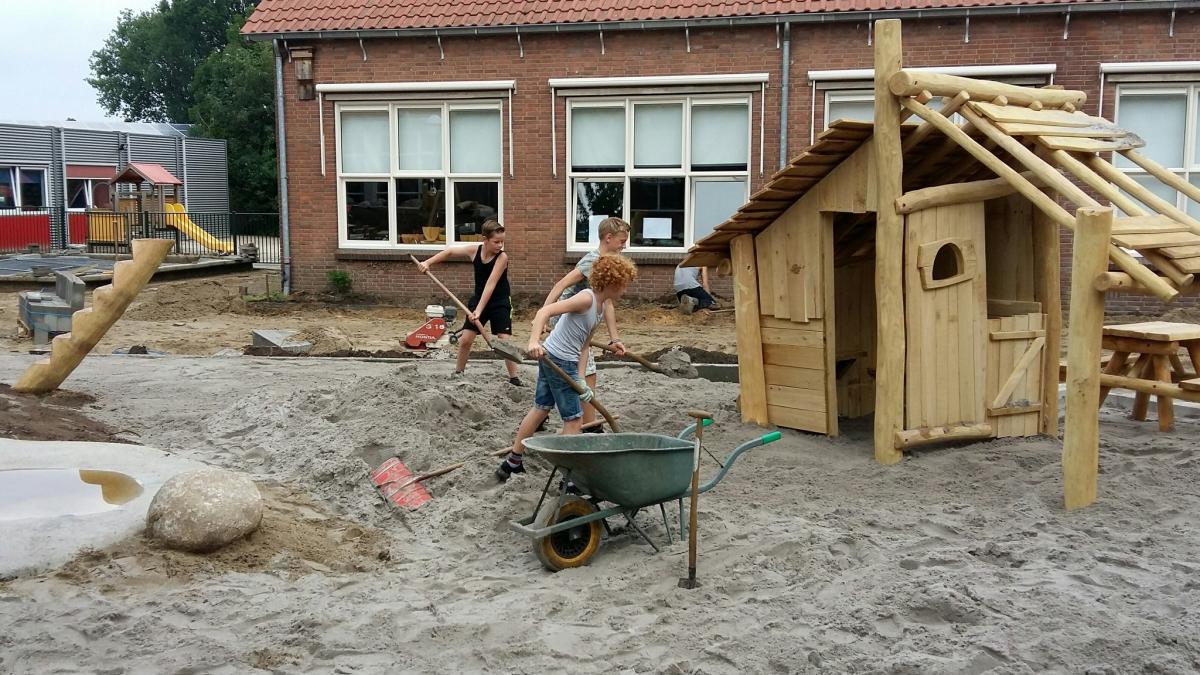 Schoolvoorbeeld van duurzaam natuur- en klimaatplein in Luttenberg