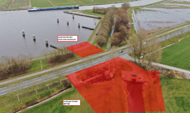 Foto met locaties werkzaamheden. Boven het gemaal zijn de werkzaamheden van de uitstroomconstructie. Beneden zijn werkzaamheden van het gemaal aangegeven.