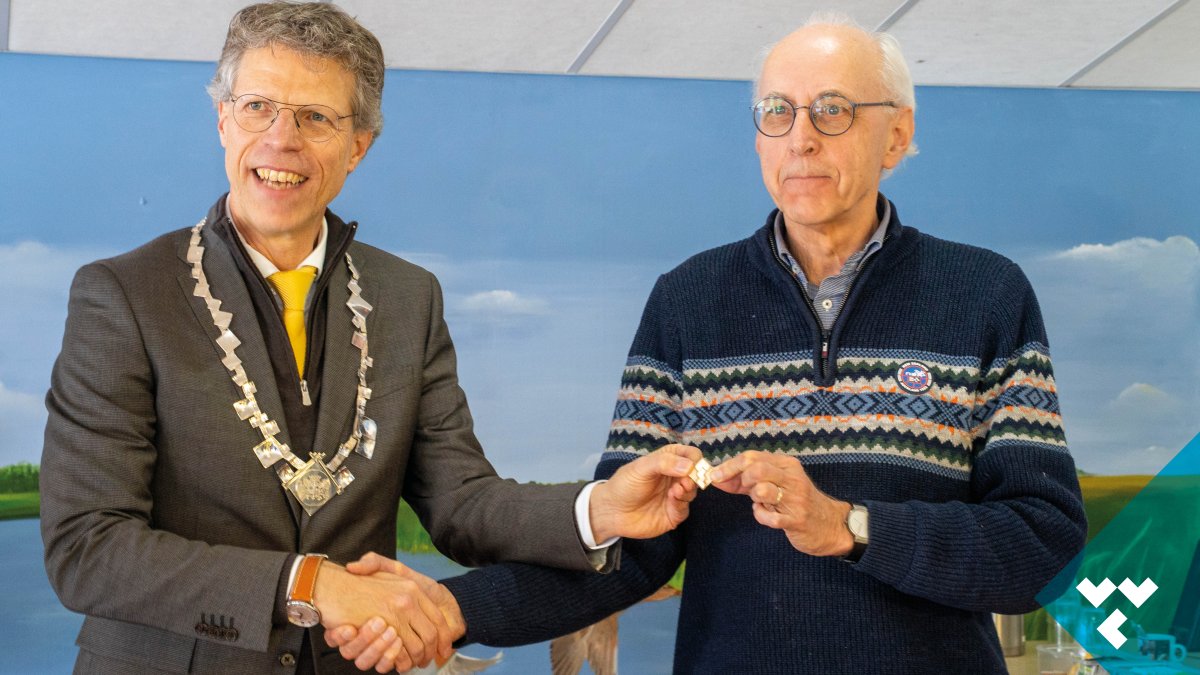 Lex van Wijngaarden ontvangt eerste Westerkwartje