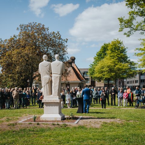 Locoburgemeester Roelof Theun Hoen geeft zijn toespraak 2