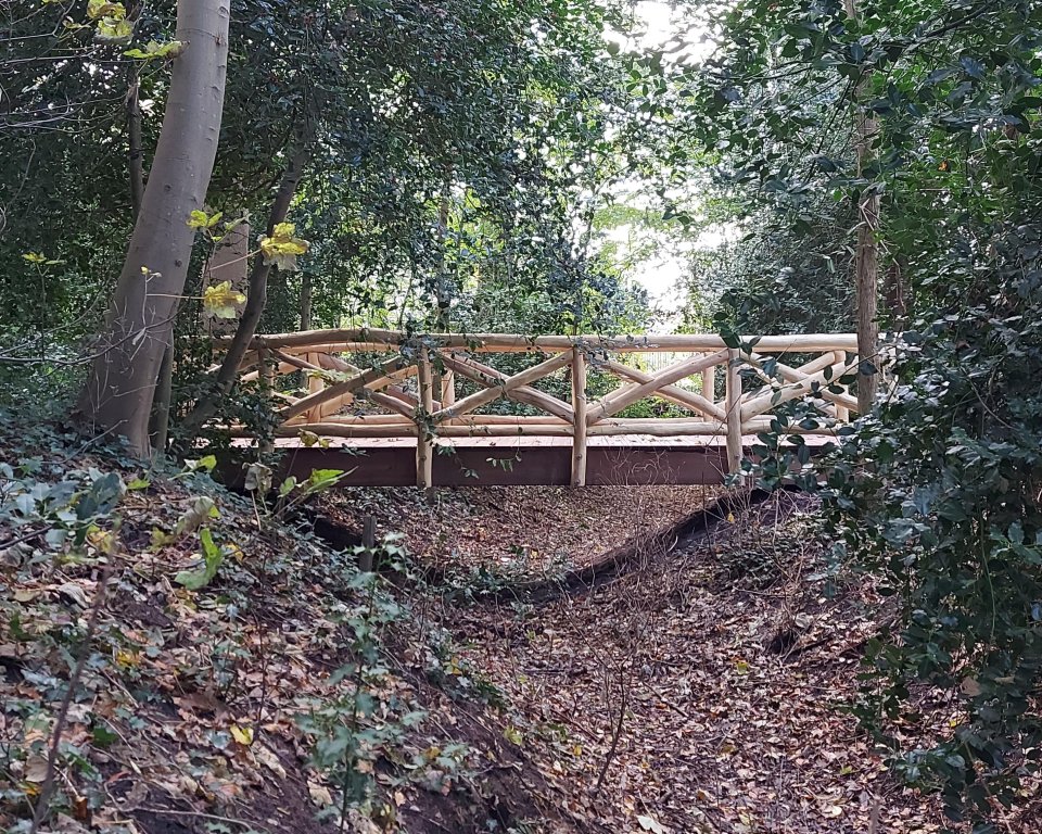 Houten brug park juffrouw Sickenga