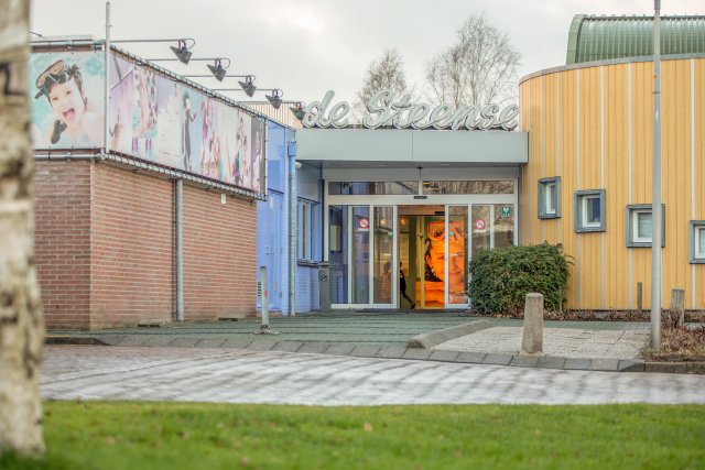 Hoofdingang zwembad De Steense