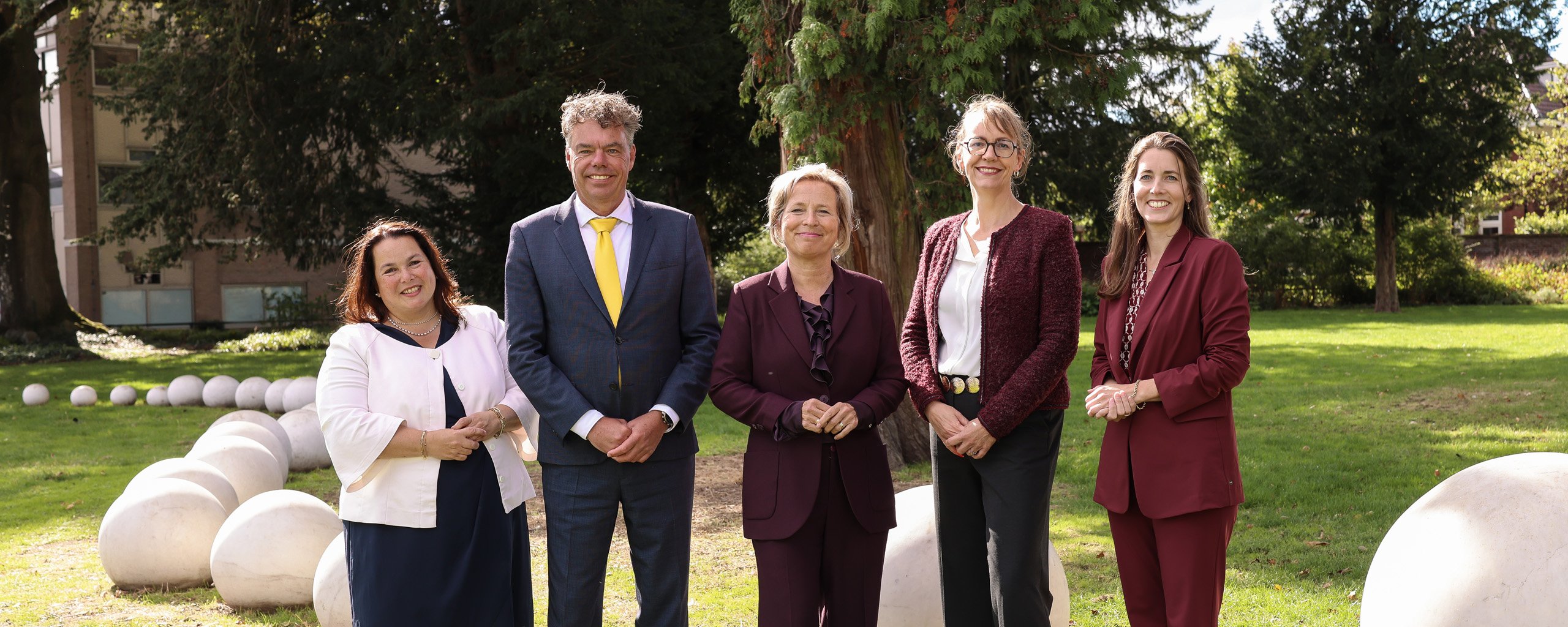 wethouder Schepers-Janssen, wethouder Visser, waarnemend burgemeester Jetten, algemeen directeur/gemeentesecretaris Freriks, wethouder Metaal
