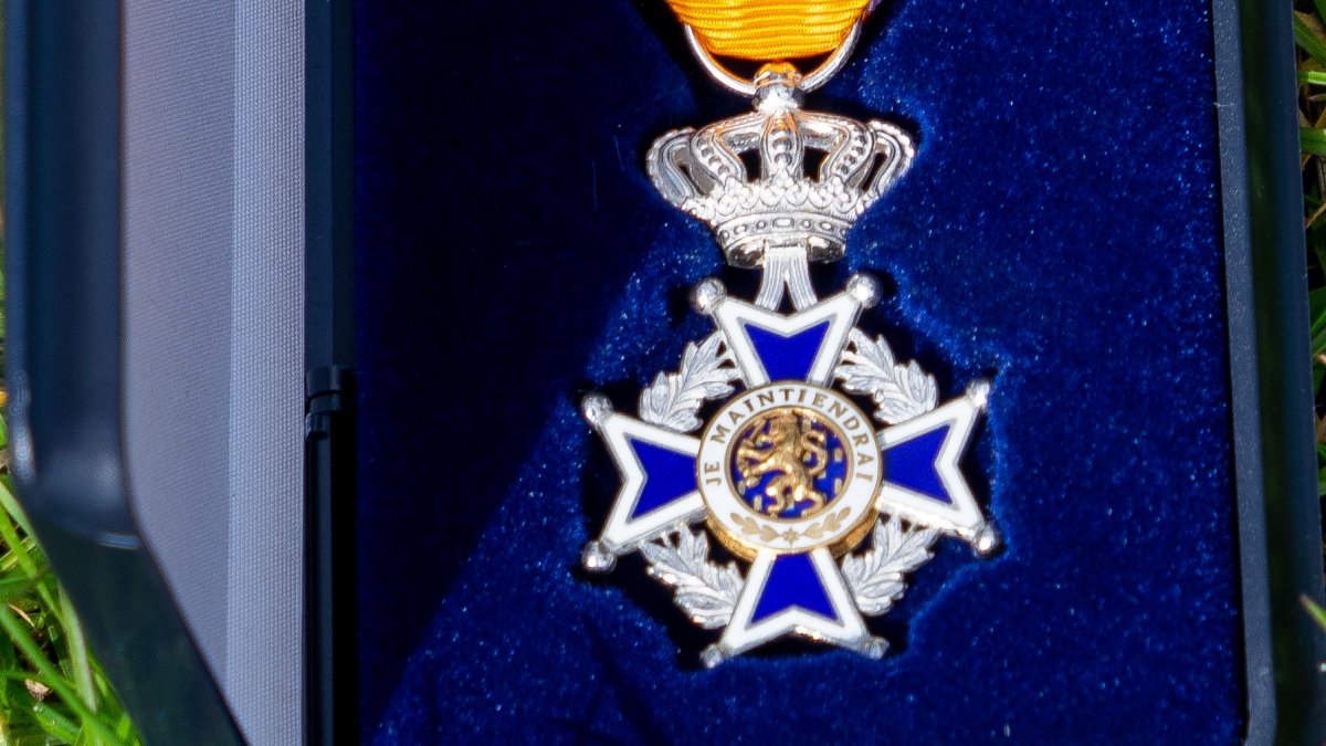 Burgemeester Dijkstra reikt drie lintjes uit in Winterswijk