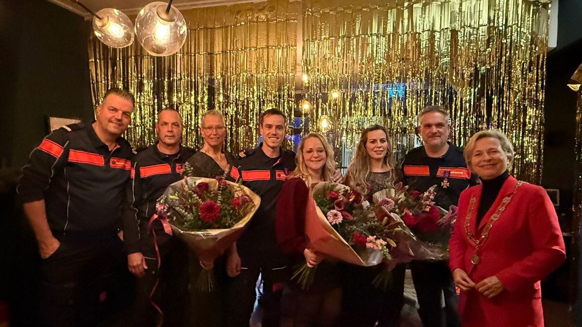 Jubilarissen gehuldigd op jubileumavond brandweer