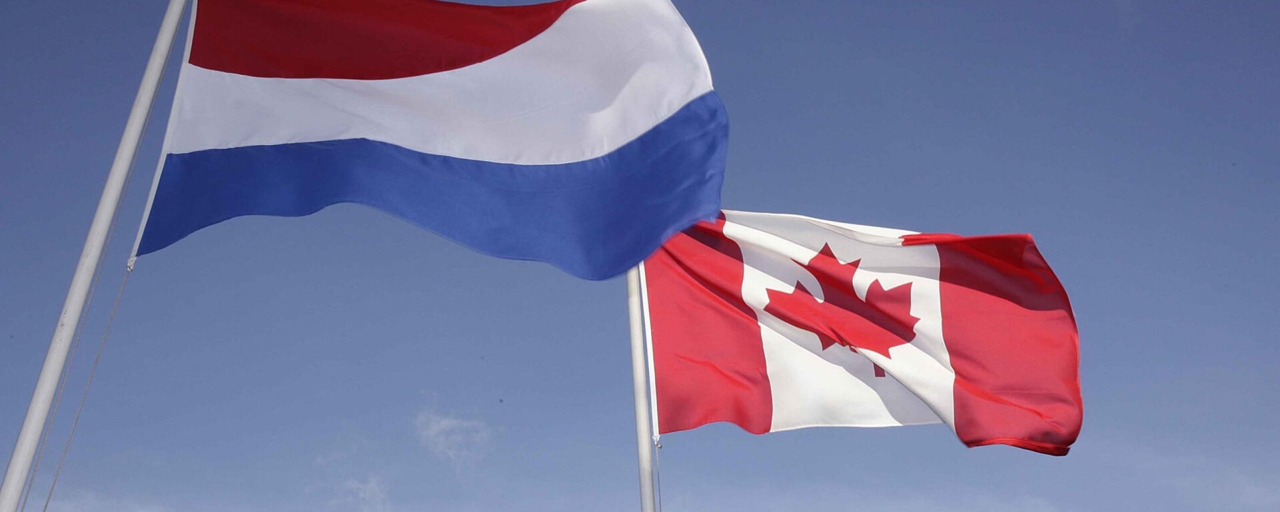 Nederlandse en Canadese vlag