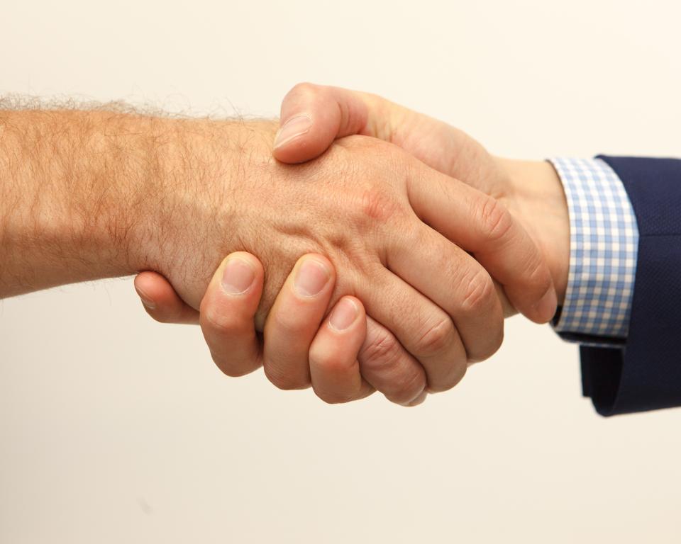 Elkaar de hand schudden
