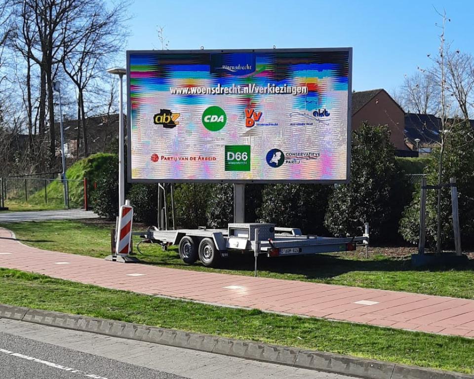 Mobiel videoscherm langs de Scheldeweg in Hoogerheide