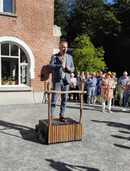 De wethouder complimenteert alle betrokkenen