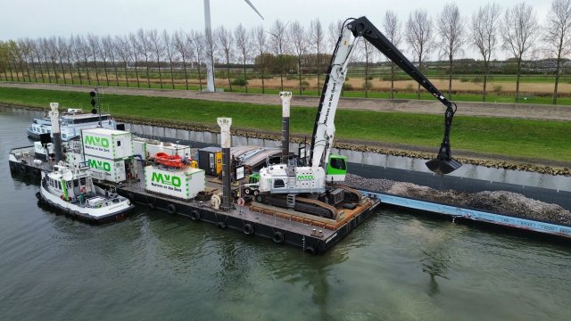 Stortsteen aanbrengen onder water