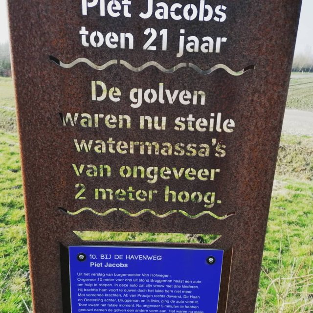 Herdenkingsbord watersnoodroute Battenoord