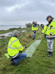 Dijkwachten oefenen op Tiengemeten