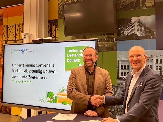 Alderman Bouke Velzen and Bert Krikke, director of Cirkelstad