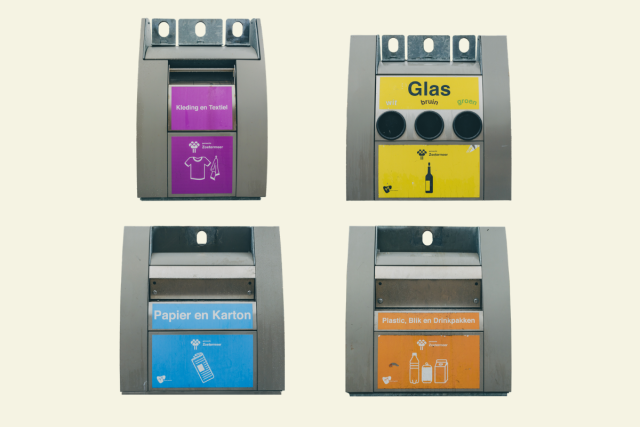 Foto containers voor textiel, glas, papier en karton en plastic, drinkkartonnen en blik (PBD)