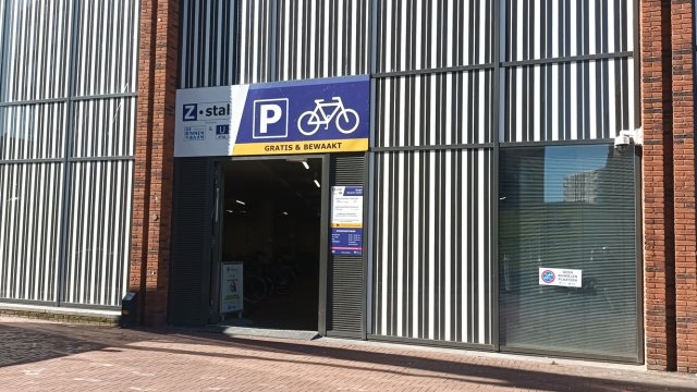 Bewaakte fietsenstalling Cadenza