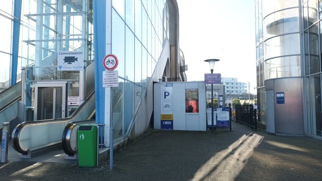 Bewaakte fietsenstalling Driemanspolder