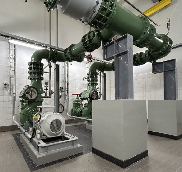 Nieuwe pompen en leidingen rioolgemaal Gondel