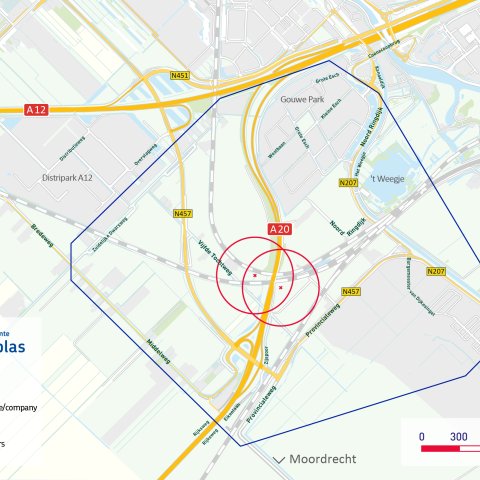 Map bomb diffusion Moordrecht, in the area highlighted with the blue lines all are required to stay indoors. Two red X’s are the actual location of the bombs. Two red circles are the radius where homes/companys need to be vacated