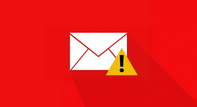 Witte enveloppe op een rode achtergrond met een uitroepteken in een gele driehoek