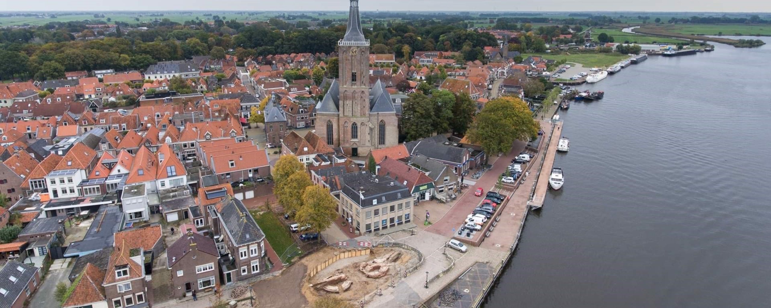 Veerpoort in Hasselt, het Zwartewater en historisch centrum